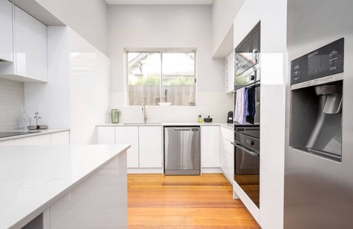 Footscray Maison | 61 Ballarat Rd, Footscray