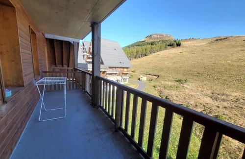 Besse-et-Saint-Anastaise Appartement | 6161B - APPARTEMENT AU PIED DU CHAMBOURGUET