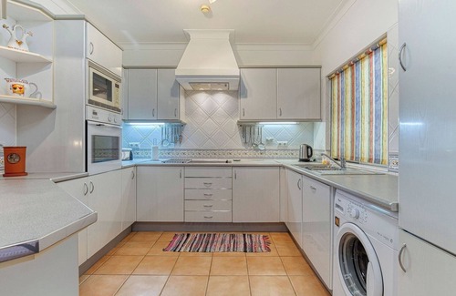 Estombar Appartement | 61B Apartment in the Heart of Gramacho Gof Complexo