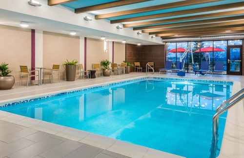 Cheektowaga Hôtel | 62 m² Hôtel ∙ 127 personnes