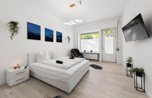 Schillerkiez Appartement | 62qm2, Massageseat, Billard-Table, King-Sized Bed