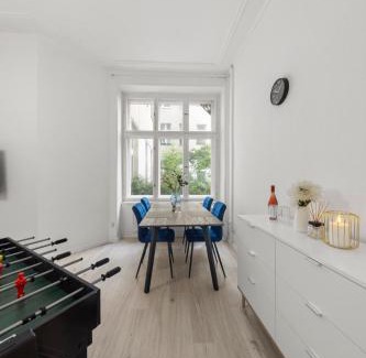 Schillerkiez Appartement | 62qm2, Massageseat, Billard-Table, King-Sized Bed