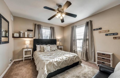 Lakewood Maison | 62Townhome+1GIGWiFi+Kitchen+Self-ck/in+Full-W/D
