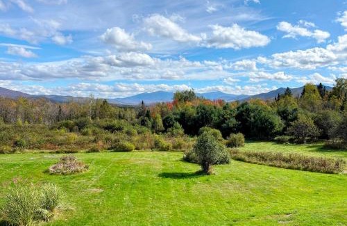 Whitefield Maison | 64J Stunning views, close to attractions! 20 min to Bretton Woods. Pool & gym passes!