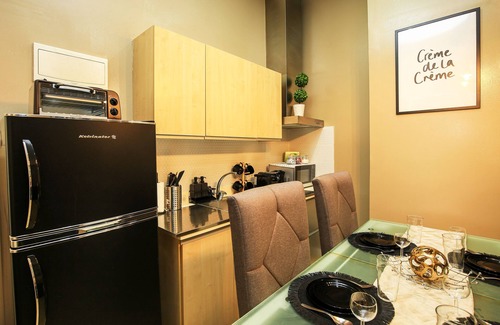 Bel-Air Copropriété | 64th City Escape: Gramercy Makati w/ Pool, Gym, Sauna Access