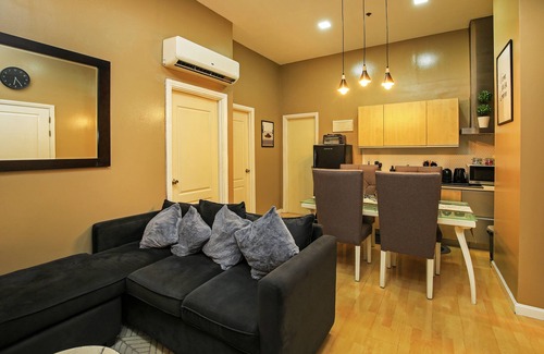 Bel-Air Copropriété | 64th City Escape: Gramercy Makati w/ Pool, Gym, Sauna Access