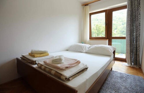 Veljun Primorski Appartement | 65 m² apartment with satellite TV, internet, balcony and terrace