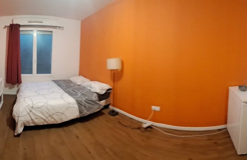 Trappes Appartement | 65 m2 apartment with trapdoor *3 bedrooms fully equipped with tv and fridge