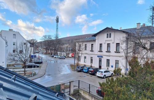 Purkersdorf Appartement | 65m2 Apartment near Vienna - Up to 6 Guests - Self Check-in - Free Parking