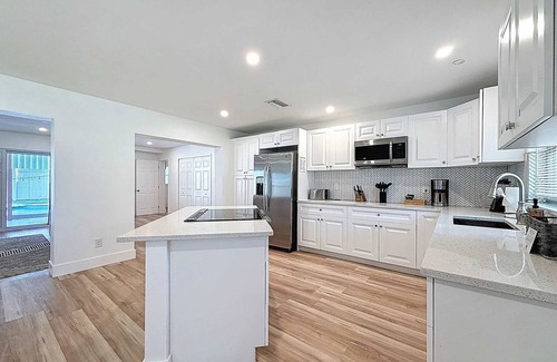 Orient Park Maison | 6616 Travis Blvd Summ