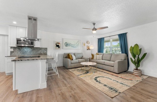 Cocoa Isles Cottage | 673 Bermuda Rd