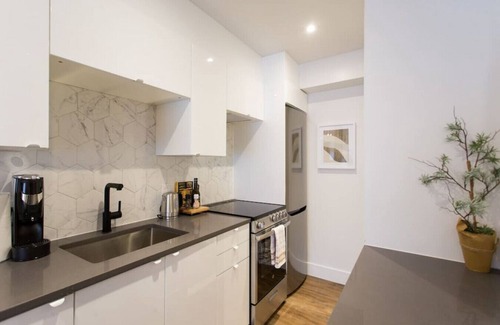 Little Italy Appartement | 6768 - 403 · The Santamaria Golden Palms Studio by Den Stays