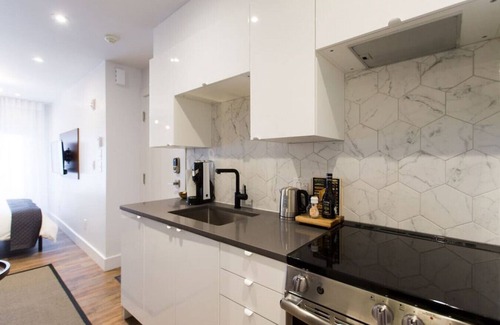 Little Italy Appartement | 6768 - 403 · The Santamaria Golden Palms Studio by Den Stays