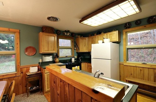 Little Valley Cabine | 6910 Maples Road 3 Bedroom Home by Redawning