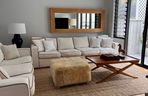 Nelson Bay Maison | 6A Hough Street - Sophisticated pet friendly home with air con, wi-fi and linen provided