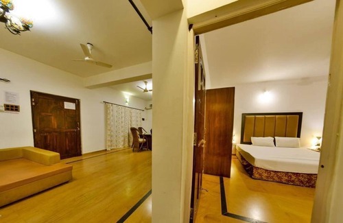 Parra Villa | 6bhk Villa With Private Pool and Fountain