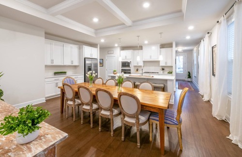 Lewes Maison | 6BR/4.5BA, Sleeps 14, Dog Friendly