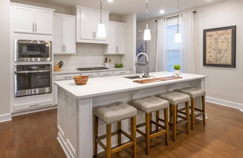 Lewes Maison | 6BR/4.5BA, Sleeps 14, Dog Friendly