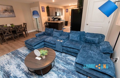Jacksonville Maison | 6BR/4BA Duplex Perfect for Work Trips & Teams