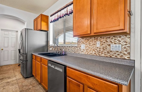 Missouri Ranch Maison | 6BR 5BA, Huge canopy, Pool Spa, indoor, outdoor games, pickleball, MUCH MORE!