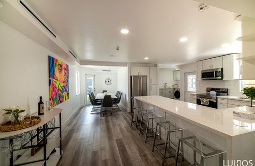 Tamiami Maison | Exclusive Miami Retreat with Jacuzzi, Pool Table, Games, and BBQ, Near Airport