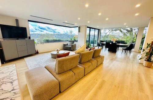 Mosman Maison | 6BR Stunning Waterview & Private Pool