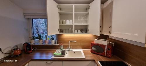 Region Hannover District Appartement | 7-24 Self-Check-In - 120qm - 5 rooms - 2 bathrooms - kitchen - free parking - Yihapartment