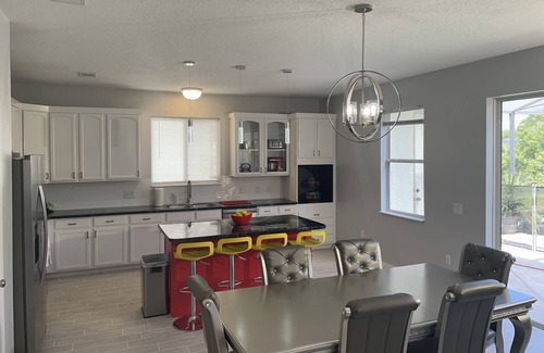 Windwood Bay Maison | 7/5 themed near Disney/pool/VR room/indoor slide
