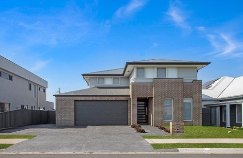 Dunmore Maison | 7 Aurora Ave Dunmore