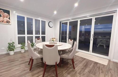Dunmore Maison | 7 Aurora Ave Dunmore