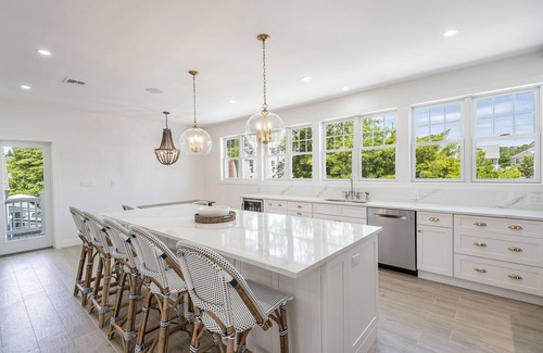 Point Pleasant Beach Maison | 7 Bed/4 Bath, Salt Water Pool, Walk to beach/boardwalk