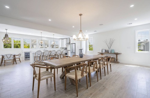 Point Pleasant Beach Maison | 7 Bed/4 Bath, Salt Water Pool, Walk to beach/boardwalk