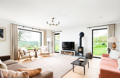 Barrow Gurney Cottage | 7 bedroom accommodation in Upper Littleton, Chew Valley