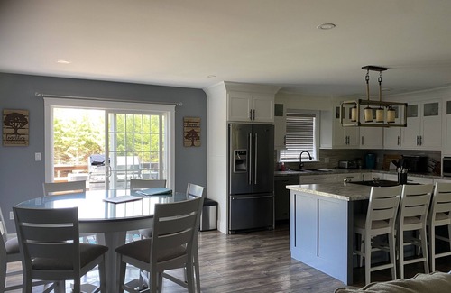 Charlotte's Shore Maison | 7 Bedroom Home w/Pool & Hot Tub on a Private Large Lot
