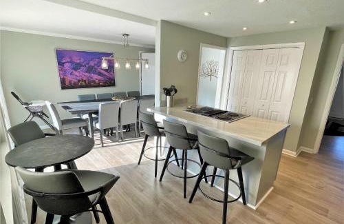 White City Maison | 7-Bedroom Home with Views of the Rocky Mountains