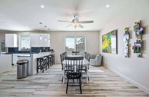 North Scottsdale Maison | 7 Bedroom Pickleball / Pool / Hot Tub / Orchard