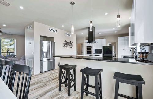 North Scottsdale Maison | 7 Bedroom Pickleball / Pool / Hot Tub / Orchard