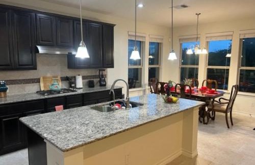San Antonio Maison | 7-BR, H. Thea., near attrns -St2