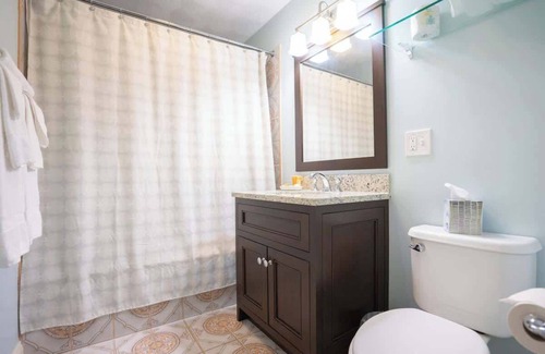 Middletown Maison | #7 | Comfy Room w/King-bed