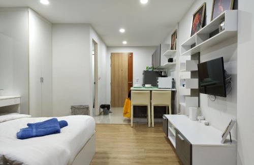 Kata Appartement | 7 Floor - Mountain view Studio room at OZC near Kata beach