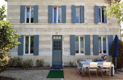 Saint-Sulpice-de-Royan Maison | 7 km from the beaches of Royan, house with garden equipped BQQ Parasole transat