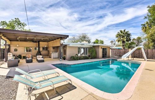 Camelback East Maison | 7 Mi to Downtown Phoenix Home with Pool and Foosball!