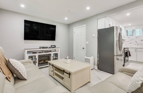 Barrington Maison | 7 Mi to Hiking: Waterfront Long Pond Gem!