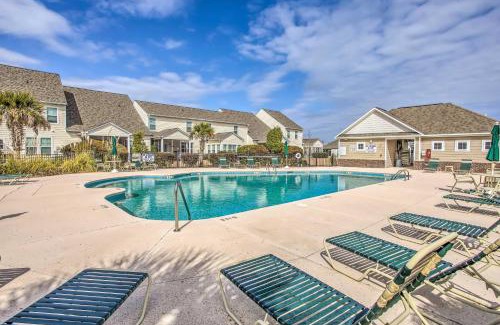 Carolina Forest Appartement | 7 Mi to Myrtle Beach Boardwalk Condo with Balcony!