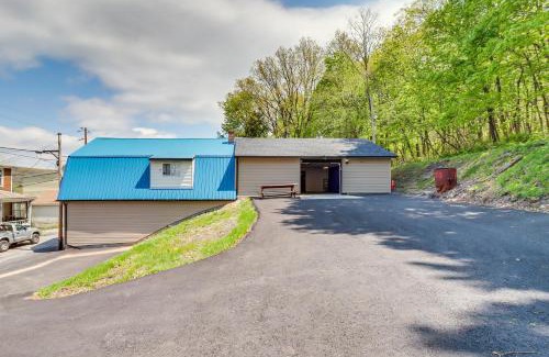 Lansford Maison | 7 Mi to Whitewater Rafting Cozy Lansford Cabin!