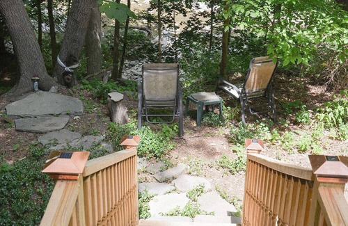 Ithaca Appartement | 7 minute Walk to Downtown & Hiking Trails! Gorge View Apt
