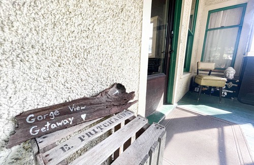 Ithaca Appartement | 7 minute Walk to Downtown & Hiking Trails! Gorge View Apt