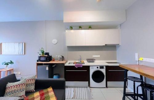 Sungai Buloh Appartement | 7 Pax Family Connecting Room D'Sara, Direct Link MRT Kampung Selamat, Near Sungai Buloh & Thomson Hospital