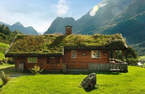 Olden Maison | 7 person holiday home in olden