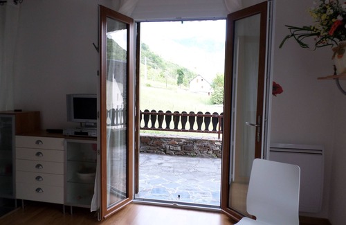 Peyragudes Appartement | Appart 70 m², grande terrasse, parking, entouré de montagnes à 980m d'altitude.